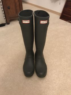 Hunter Rain Boots - w9.5 - Dark Green