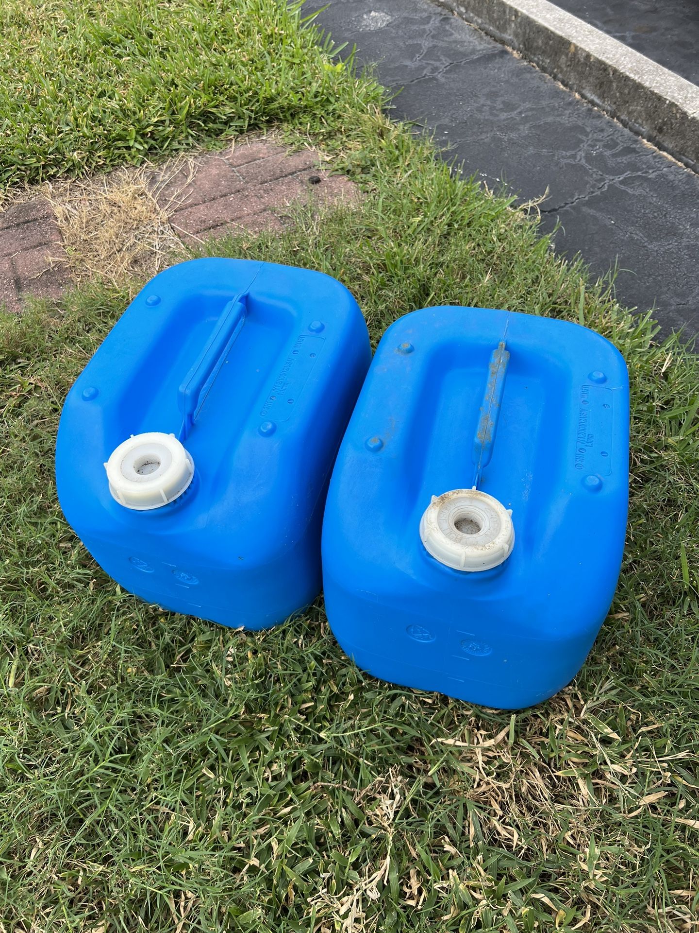 5 Gallon Water Jugs for Sale in Hollywood, FL OfferUp