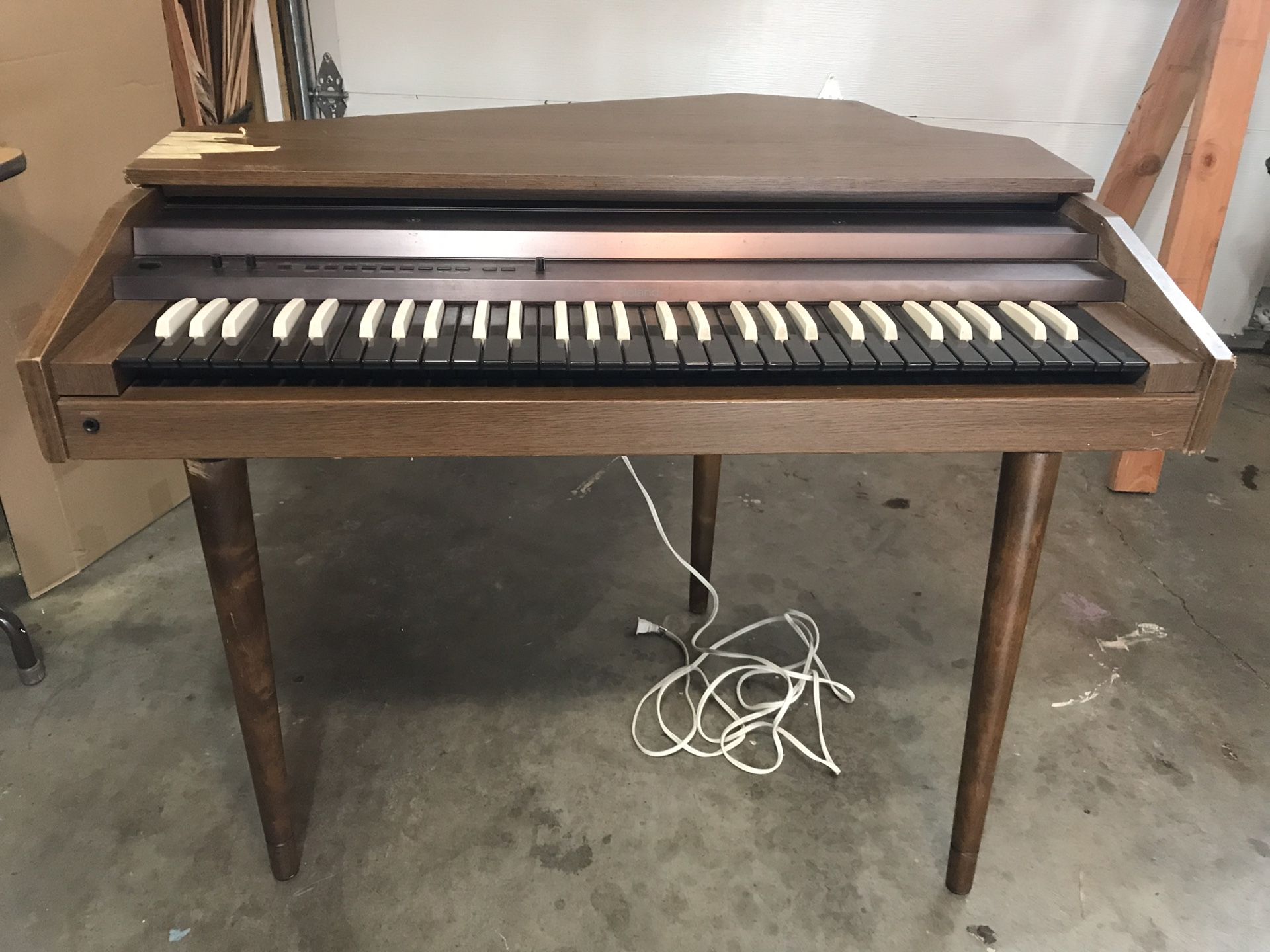 Roland C-50 digital harpsichord