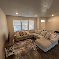 CREAM/BEIGE COUCH SET WITH DECORATIVE PILLOWS 