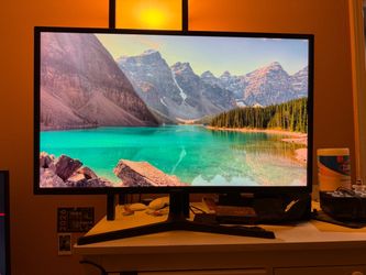 SAMSUNG 32" 4K 60hz Monitor