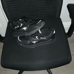 Roos Shoes 