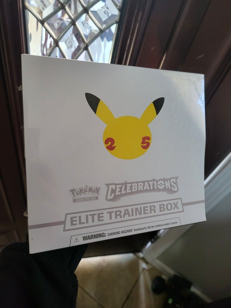 Pokemon Celebrations Elite Trainer Box ETB SEALED 