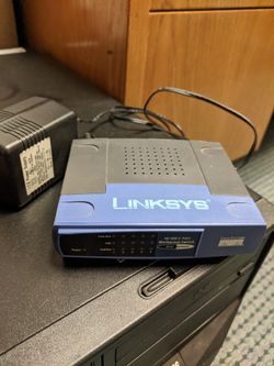 Cisco Linksys 5 Port 10/100 EZXS55W ver. 3 Network Switch