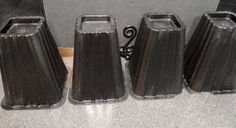 Black Hard Plastic Bed Risers