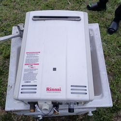 RINNAI HOT WATER HEATER 