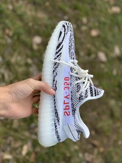 adidas Yeezy “zebra” size 9.5 Ds can’t beat the price