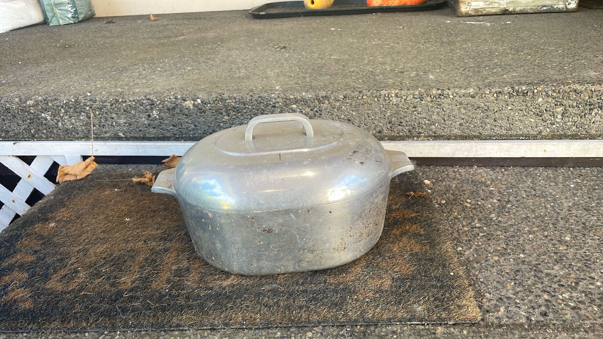 Vintage Wagner Ware - Aluminum Dutch Oven