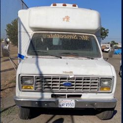 1990 Ford Bus 