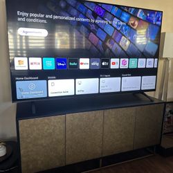 LG - 70” Class UP8070 Series LED 4K UHD Smart webOS TV With TV Stand (Crate And Barrel)