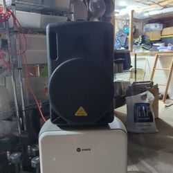 Behringer Eurolive B210D Speaker