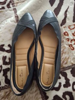 Women's flats size 8