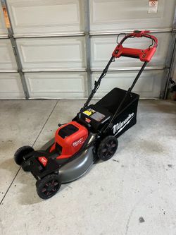 Milwaukee M18 FUEL Brushless Cordless 21 in. Walk Behind Dual Battery Self-Propelled Mower (Battery Not Included)