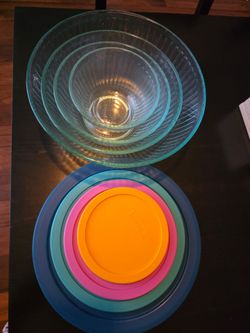 Pyrex mixing bowls