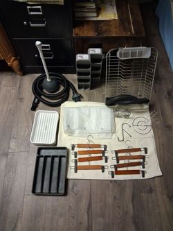 Clearing out a clean, high-quality household bundle. Perfect for organizing a new place!