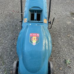 Makita Cordless Lawn Mower