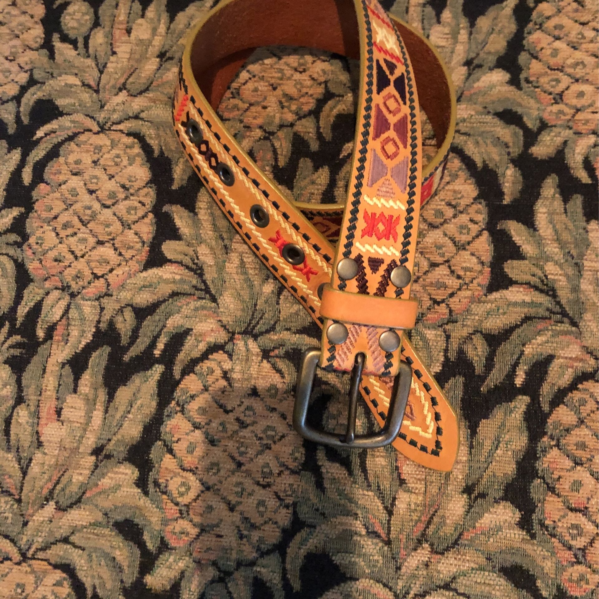 Leather Belt https://offerup.co/faYXKzQFnY?$deeplink_path=/redirect/