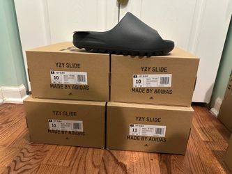 Adidas Yeezy slide dark onyx size 10 & 11 (2024)