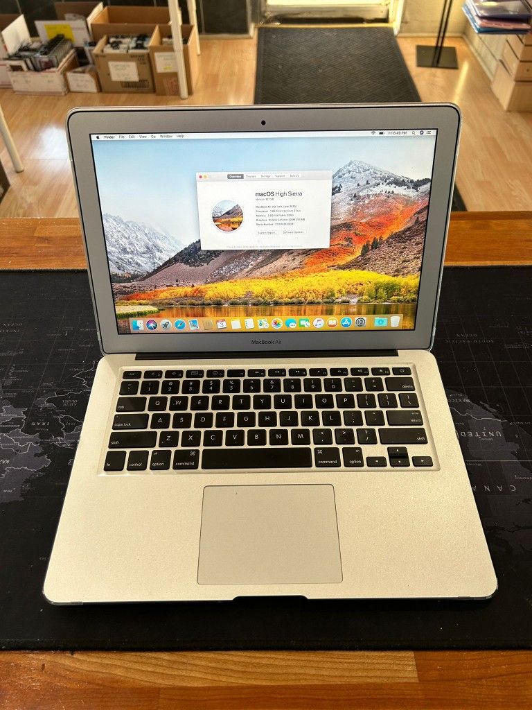 Apple Macbook AIR 2010 13” 2GB//128GB SSD High Sierra 10.13