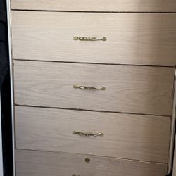 5 Drawer Stand Up Dresser