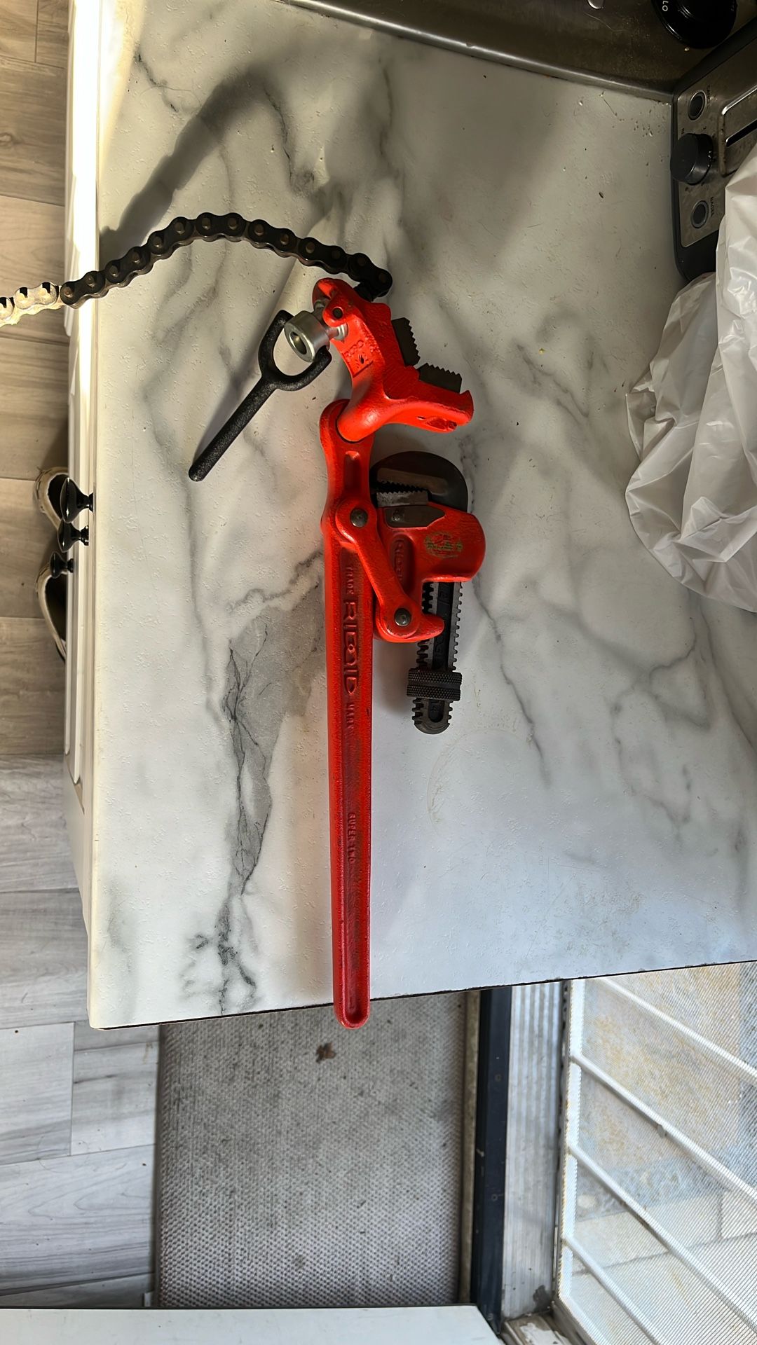 Rigid Leverage Wrench