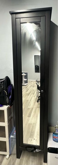 Tall cabinet