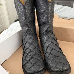 PIRARUCA BOOTS  Size 10.5