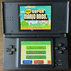 Nintendo DS Lite (black) W/ 8+ Games