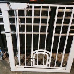 Free Baby Gate With Pet Door