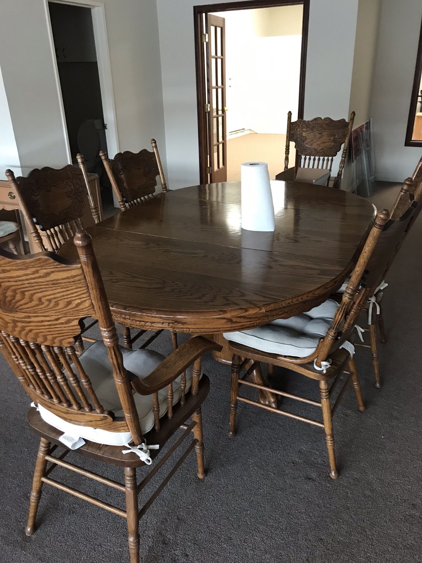 Oak table plus 6 Chairs