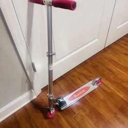 Razor Scooter for Kids – Pink Wheels