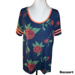 Sz L LuLaRoe Pixalated Roses Short Sleeve Top Womens  Tee Shirt