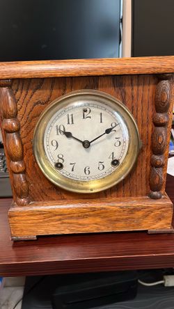 Antique mantle clock