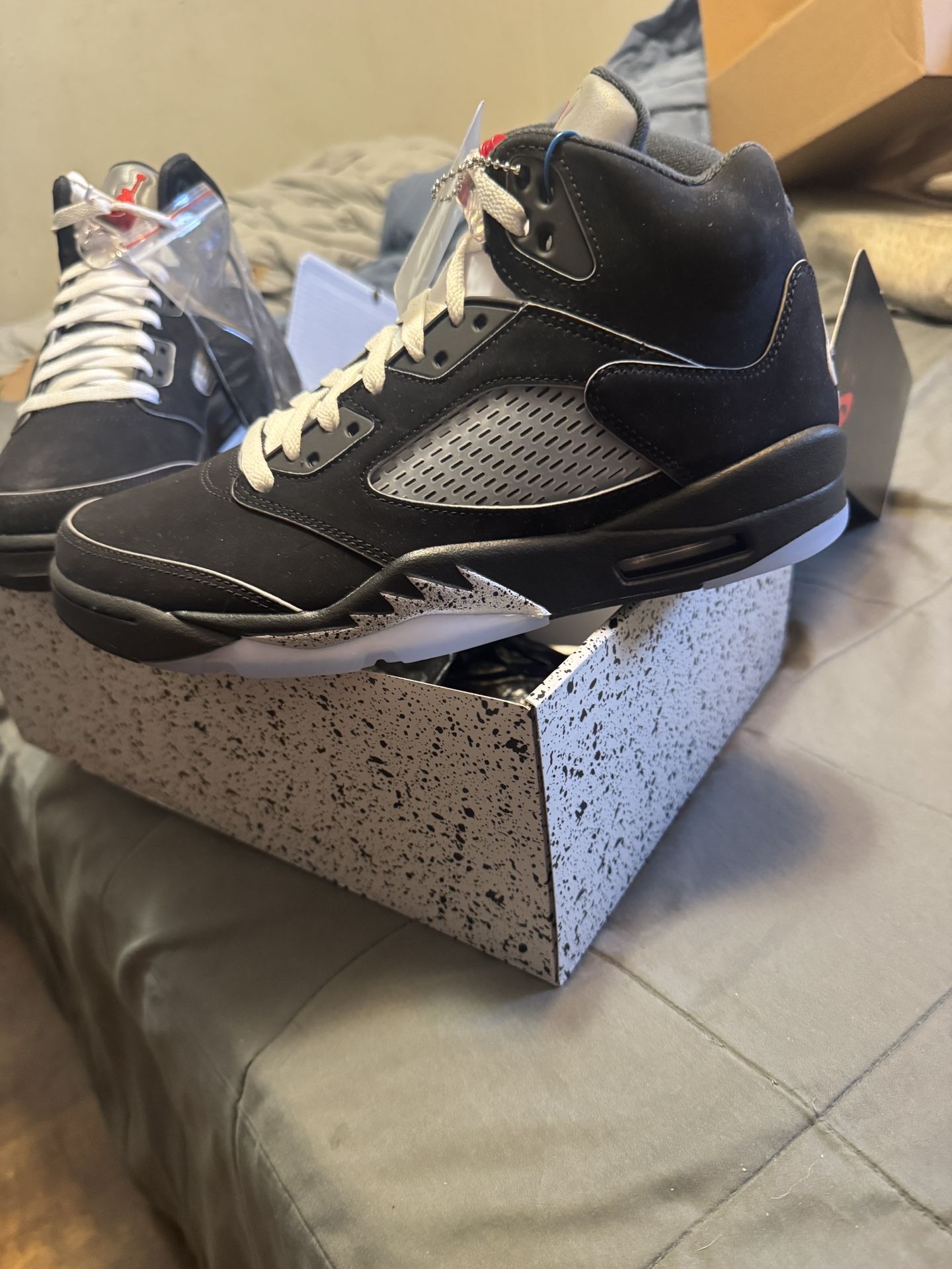 Jordan Retro 5 OG BLACK METALLIC REIMAGINED