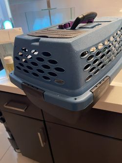 Small Cat Carrier / Pet Carrier / Crate