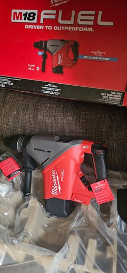 Milwaukee rotary hammer
