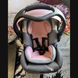 Baby Trend Baby Girl Car seat 