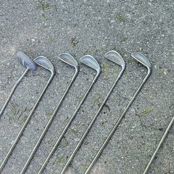 Golf Club Set – Irons + Wedge – Great Starter Set