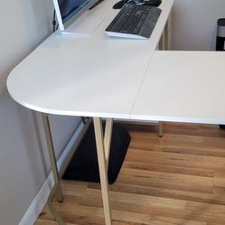 Contemporary White Desk And Matching Chair