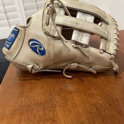 Rawlings Heart Of The Hide Outfield Glove