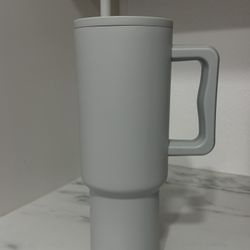 Simple Modern Trek Tumbler Light Gray