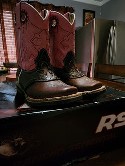 Kids Leather Boots/ Botas de cuero