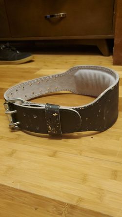 Weightlifting belt