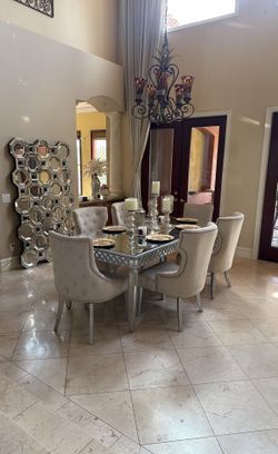 Dinning Table And 6 Chairs 