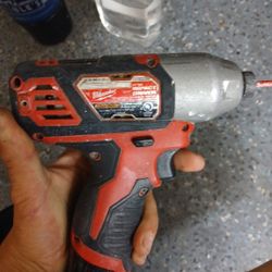 Milwaukee 1/4 Hex Impact Driver 