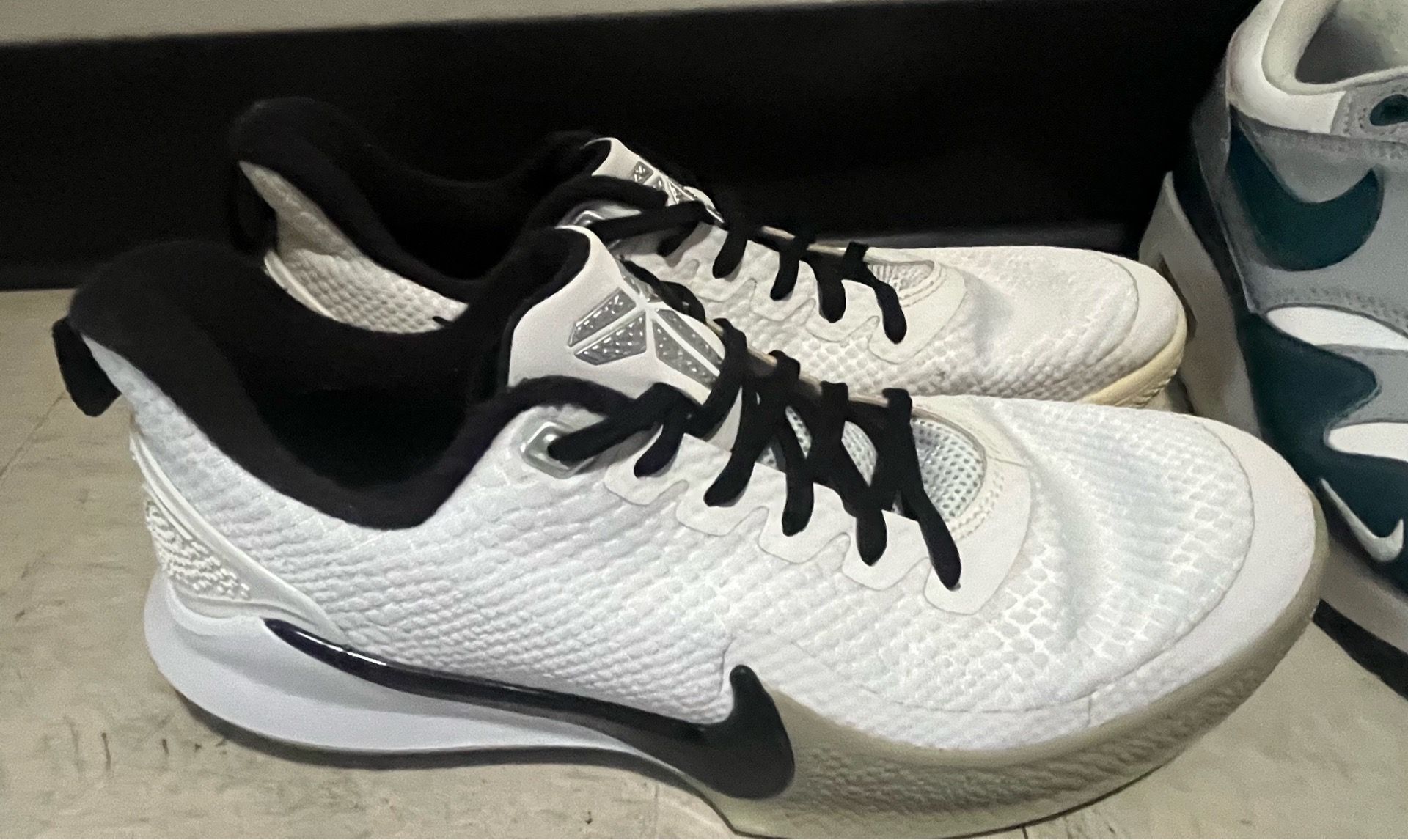 Kobe Bryant Nike Shoes Men’s Size 8