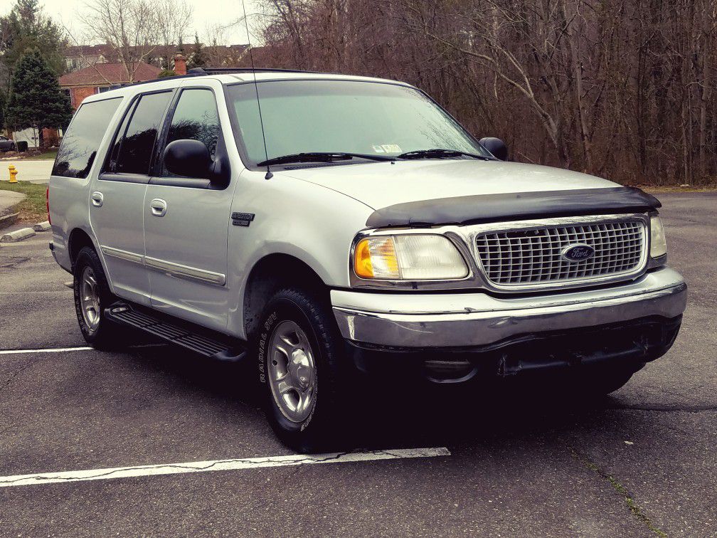 1999 Ford Expedition XLT 4WD LOW MILES