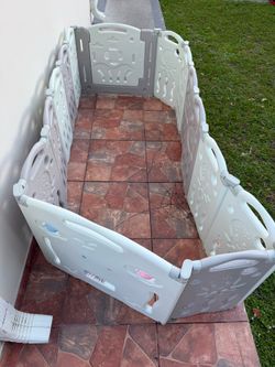 Baby playpen