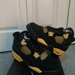Nike Air Jordan 4 Retro Thunder 2023 Black Yellow Men’s Size 9.5,11.5,12,13 Brand New DS $265 Firm Each Pair