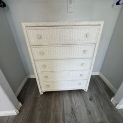 5 Drawers Dresser 